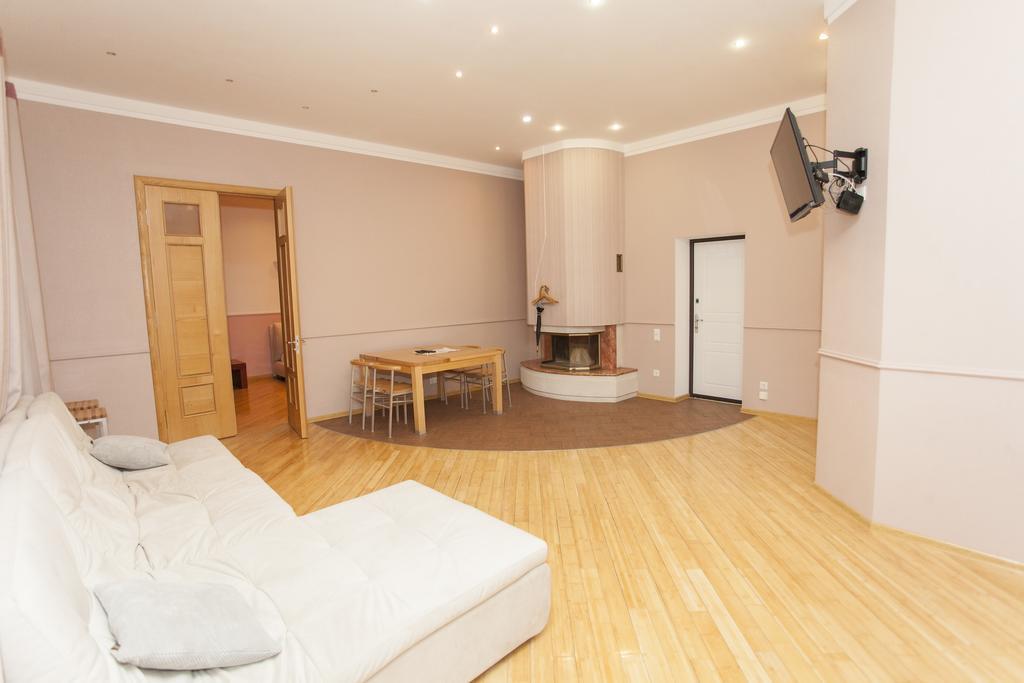 Apartment On Sumskaya No Smoking Kharkiv Extérieur photo