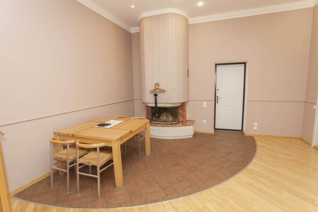 Apartment On Sumskaya No Smoking Kharkiv Extérieur photo